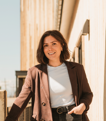 Portrait of Rachel Verdone, Realtor.